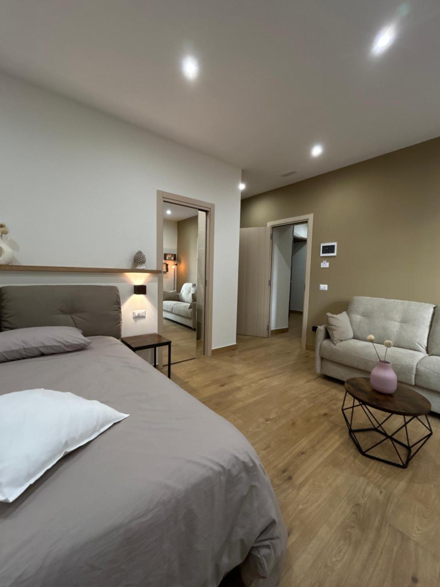 Somnia Luxury Rooms Napoli Esterno foto